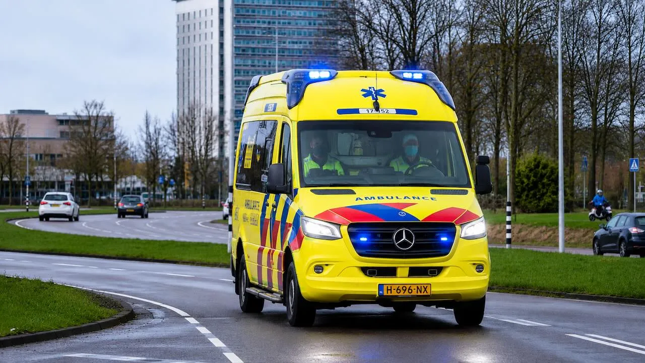 Persoon onwel geworden op de Markt in Delft